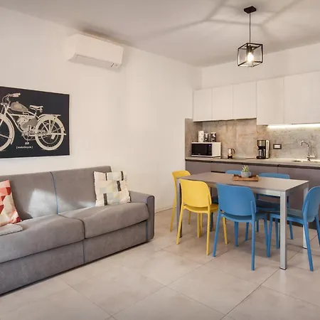 Manzoni 1 Apartment